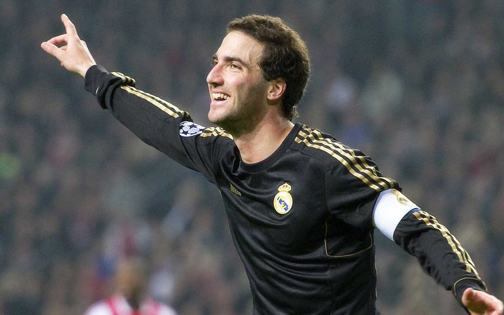 冰与火之歌,哈兰德末节统治赛场,智利强势晋级对决澳大利亚