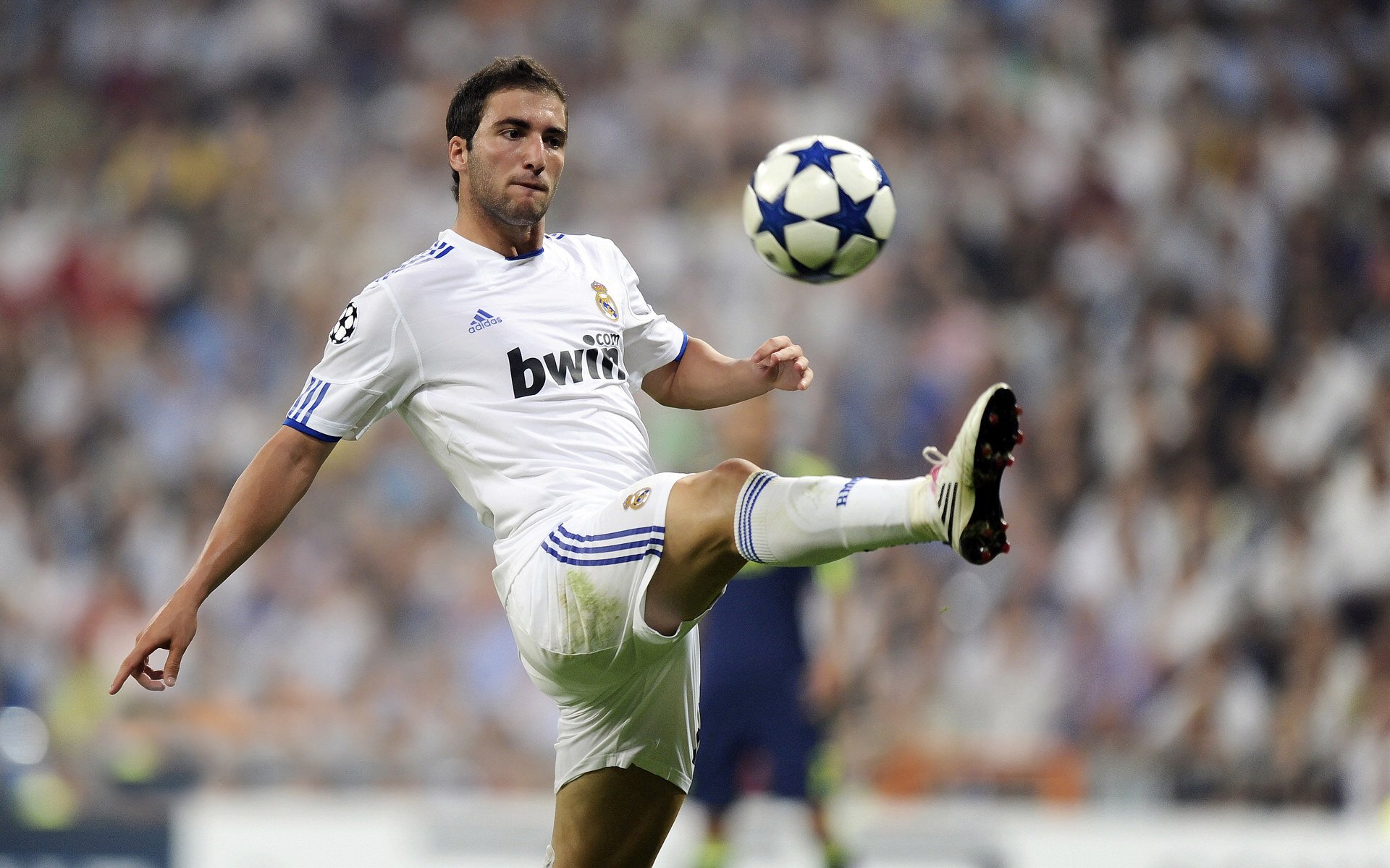 奥纳纳一扑定乾坤!利物浦点球险胜委内瑞拉,门神成晋级关键先生